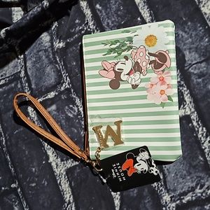 Disney 🎁 Minnie Mouse Floral and Green Striped Wrislet